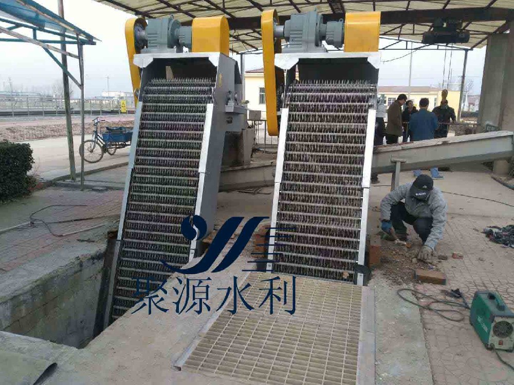 循環(huán)清污機(jī)施工現(xiàn)場